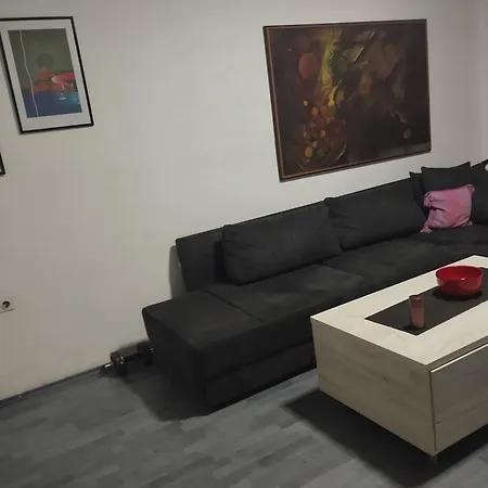 Apartment Naselba Aerodrom, *